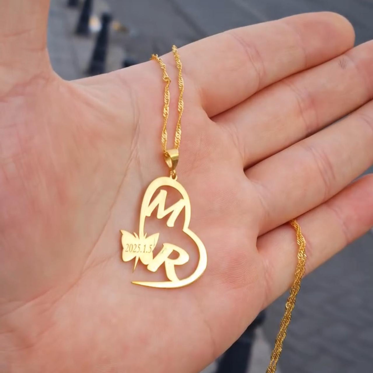Beautiful Cusatomized Name Necklace (RO4)